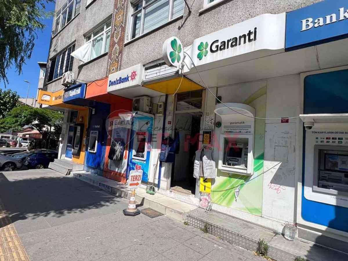 GAZİOSMANPAŞA KÜÇÜK KÖYDE BANKA KİRACILI SATILIK İŞ YERİ