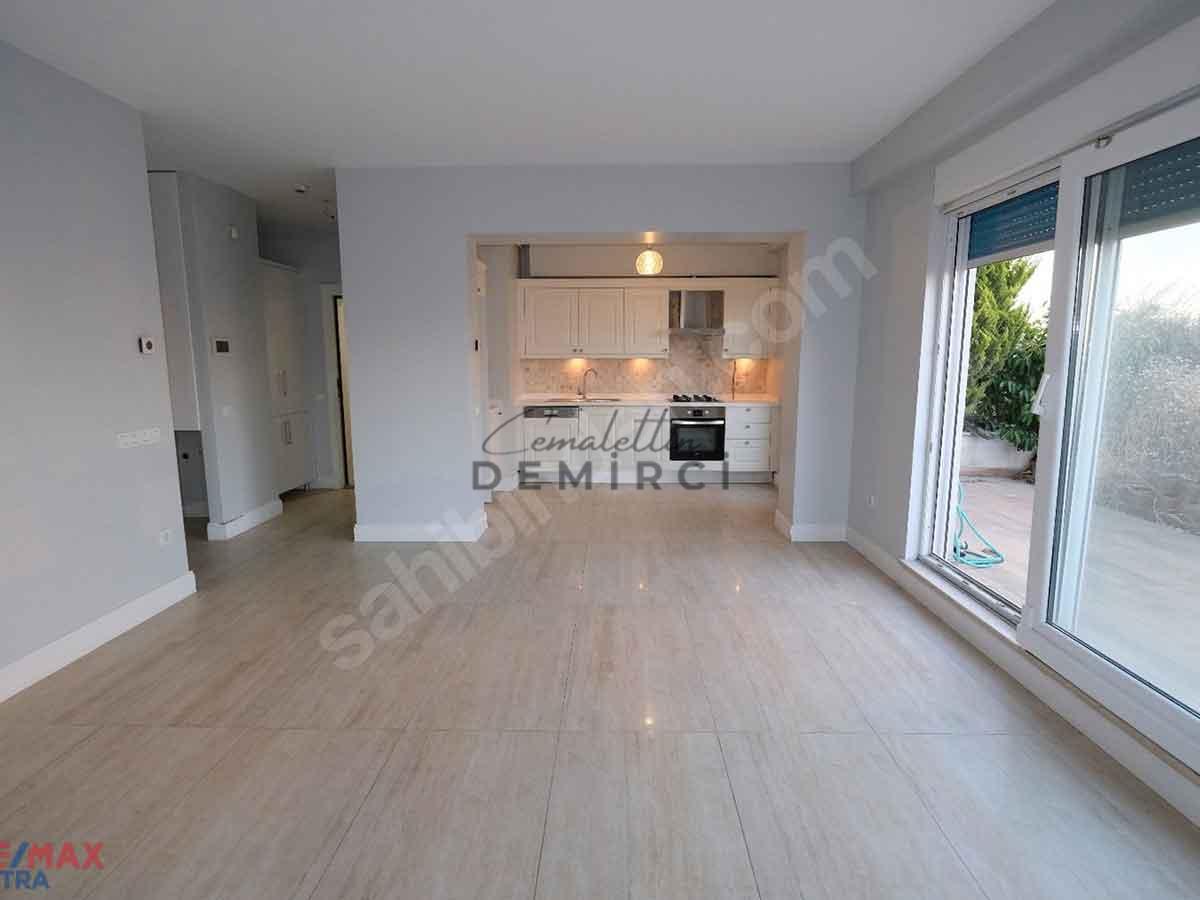 Sinpaş GYO Ege Yakası Sitesi Bahçe Teraslı 2+1 Kiralık Daire