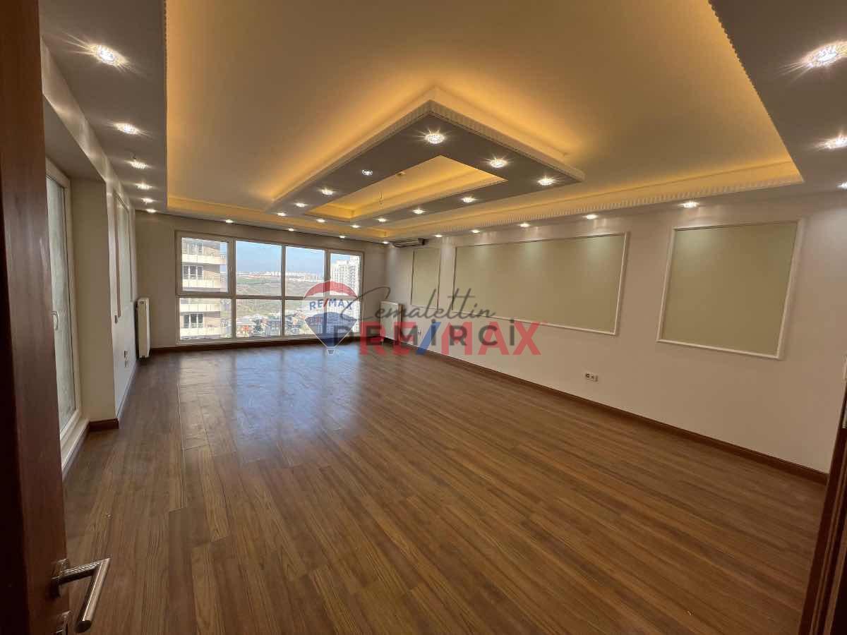 AĞAOĞLU MY WORLD EUROPE 4+1 SATILIK DAİRE