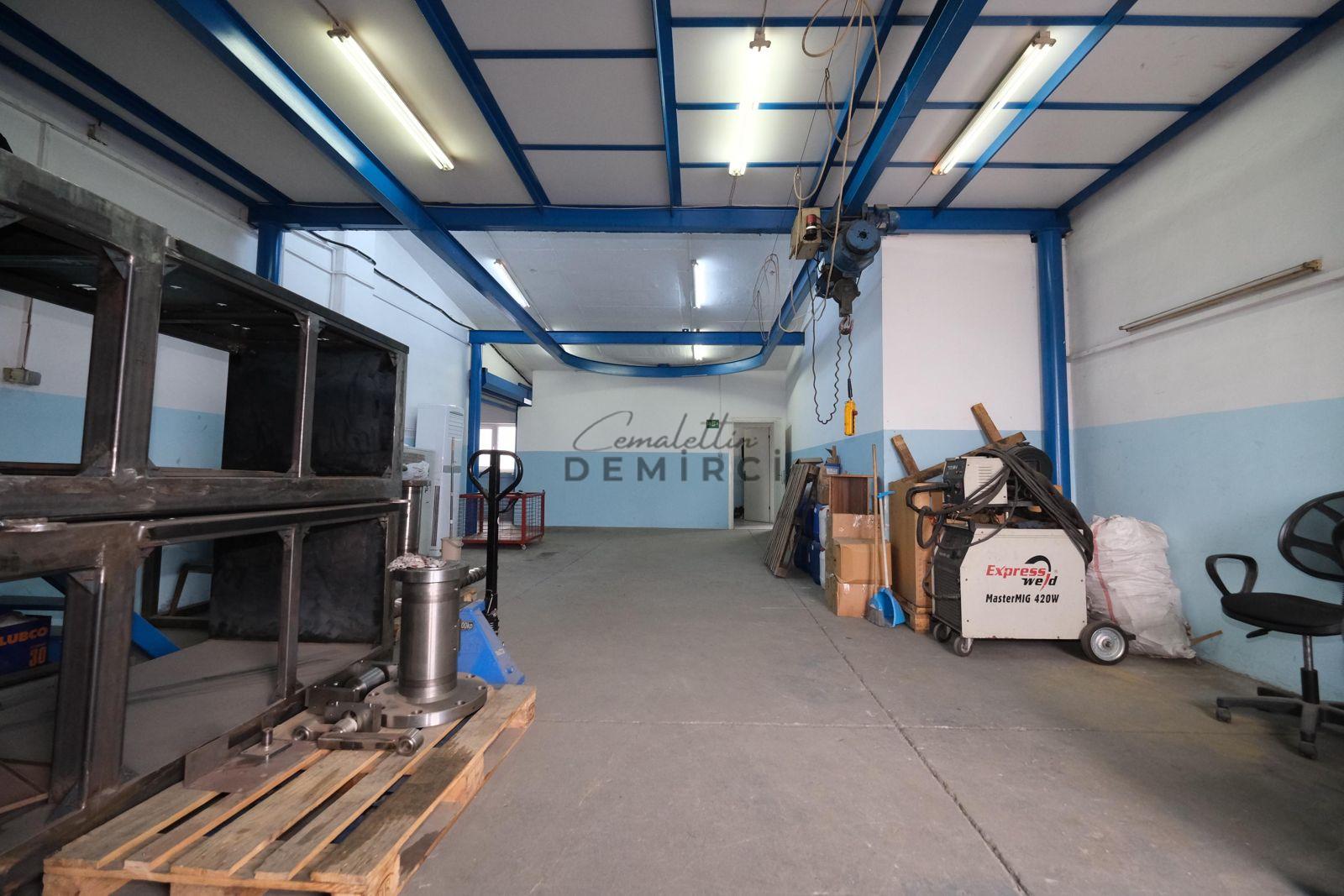 BAŞAKŞEHİR İKİTELLİ OSB BİKSAN SANAYİ SİTESİ SATILIK 2 DÜKKAN