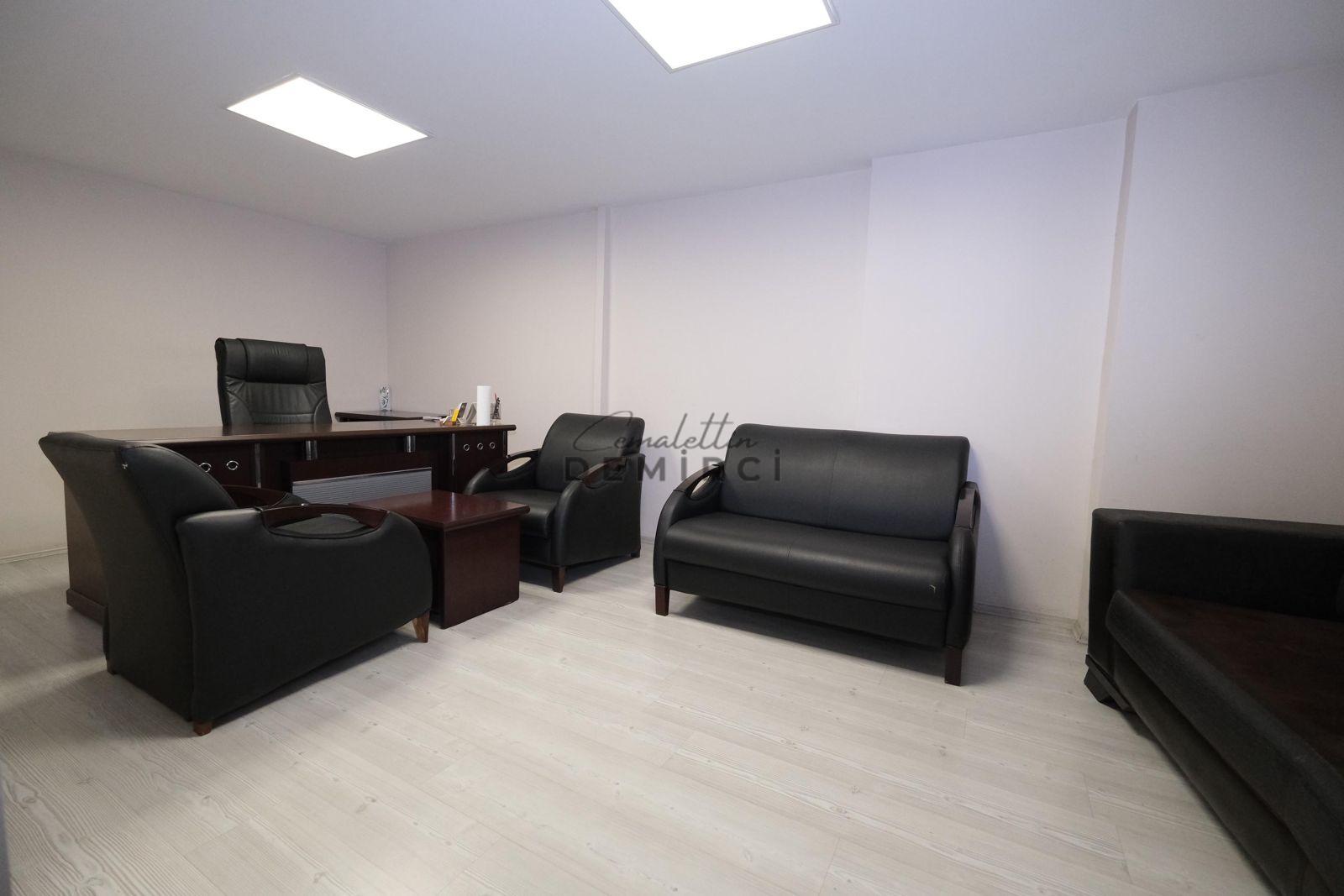 BAŞAKŞEHİR İKİTELLİ OSB BİKSAN SANAYİ SİTESİ SATILIK 2 DÜKKAN