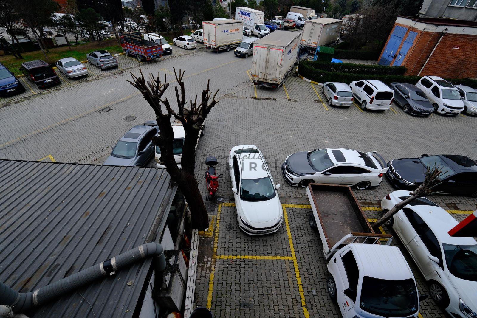 BAŞAKŞEHİR İKİTELLİ OSB BİKSAN SANAYİ SİTESİ SATILIK 2 DÜKKAN