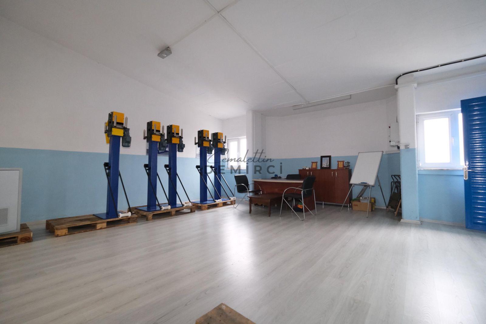 BAŞAKŞEHİR İKİTELLİ OSB BİKSAN SANAYİ SİTESİ SATILIK 2 DÜKKAN