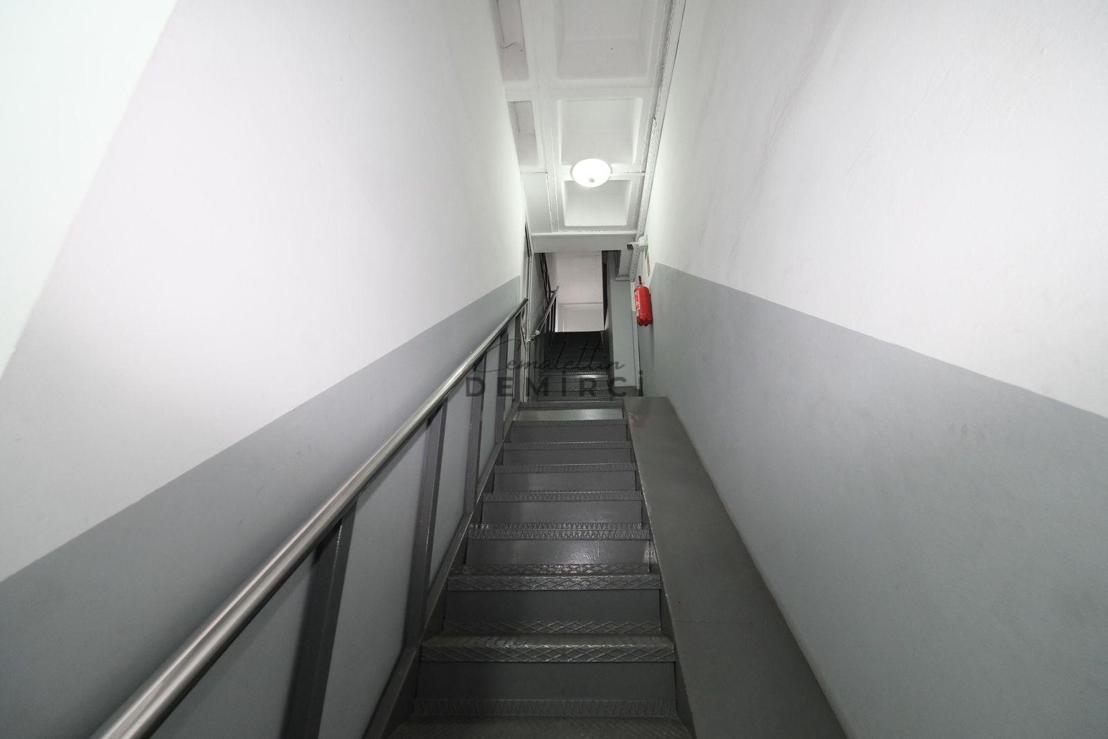 BAŞAKŞEHİR İKİTELLİ OSB BİKSAN SANAYİ SİTESİ SATILIK 2 DÜKKAN