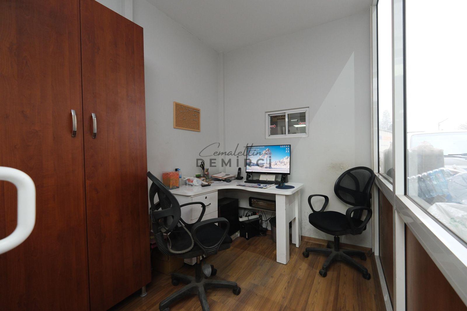 BAŞAKŞEHİR İKİTELLİ OSB BİKSAN SANAYİ SİTESİ SATILIK 2 DÜKKAN