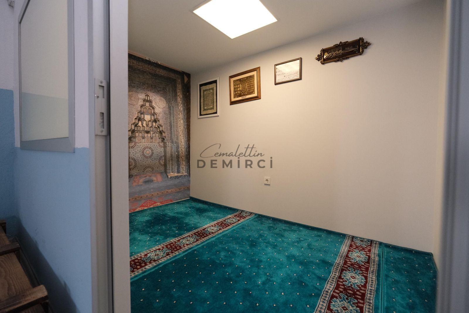 BAŞAKŞEHİR İKİTELLİ OSB BİKSAN SANAYİ SİTESİ SATILIK 2 DÜKKAN