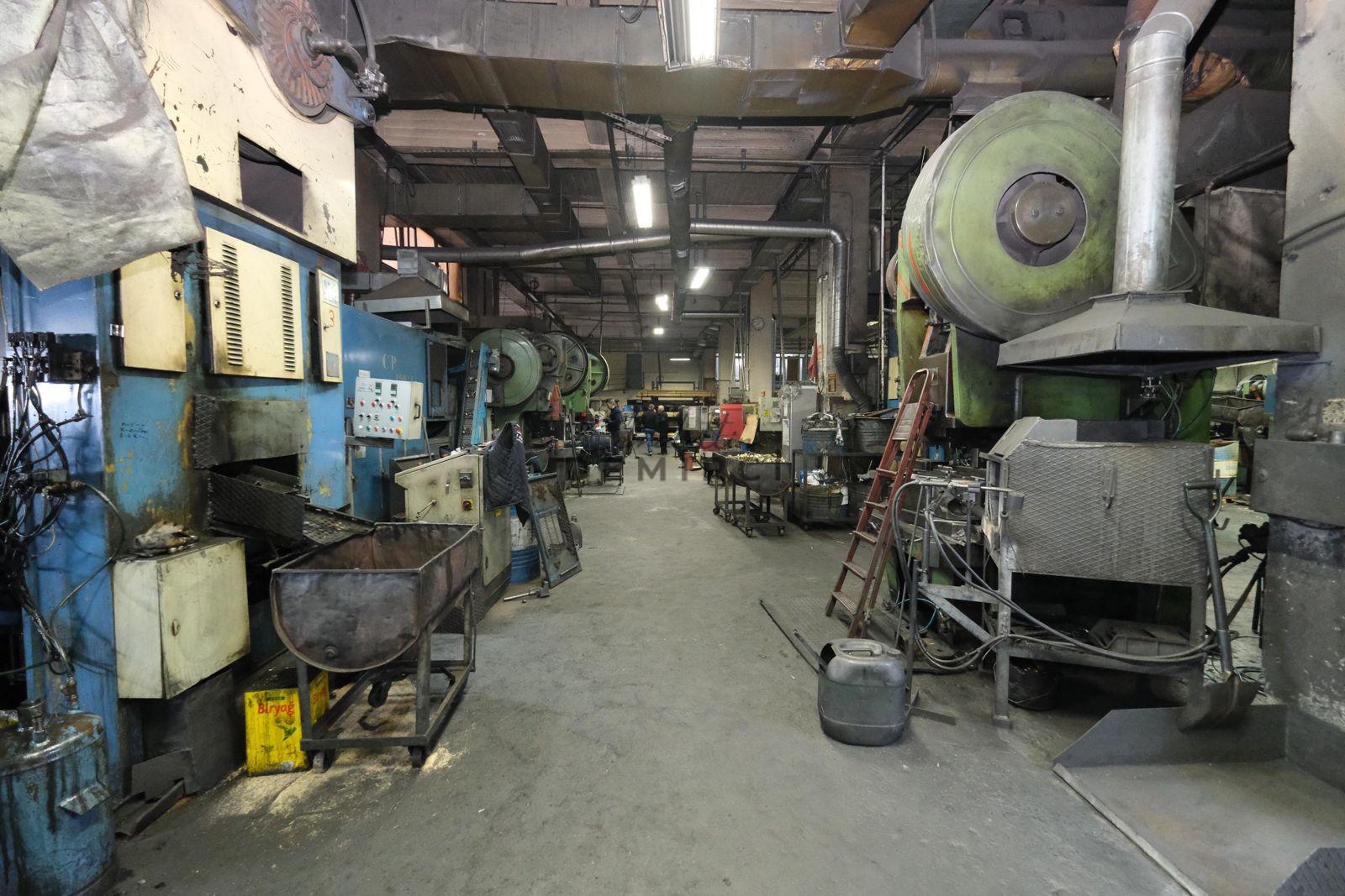 ESENYURT AKÇABURGAZ 5600M2 FIRSAT SATILIK MÜSTAKİL FABRİKA