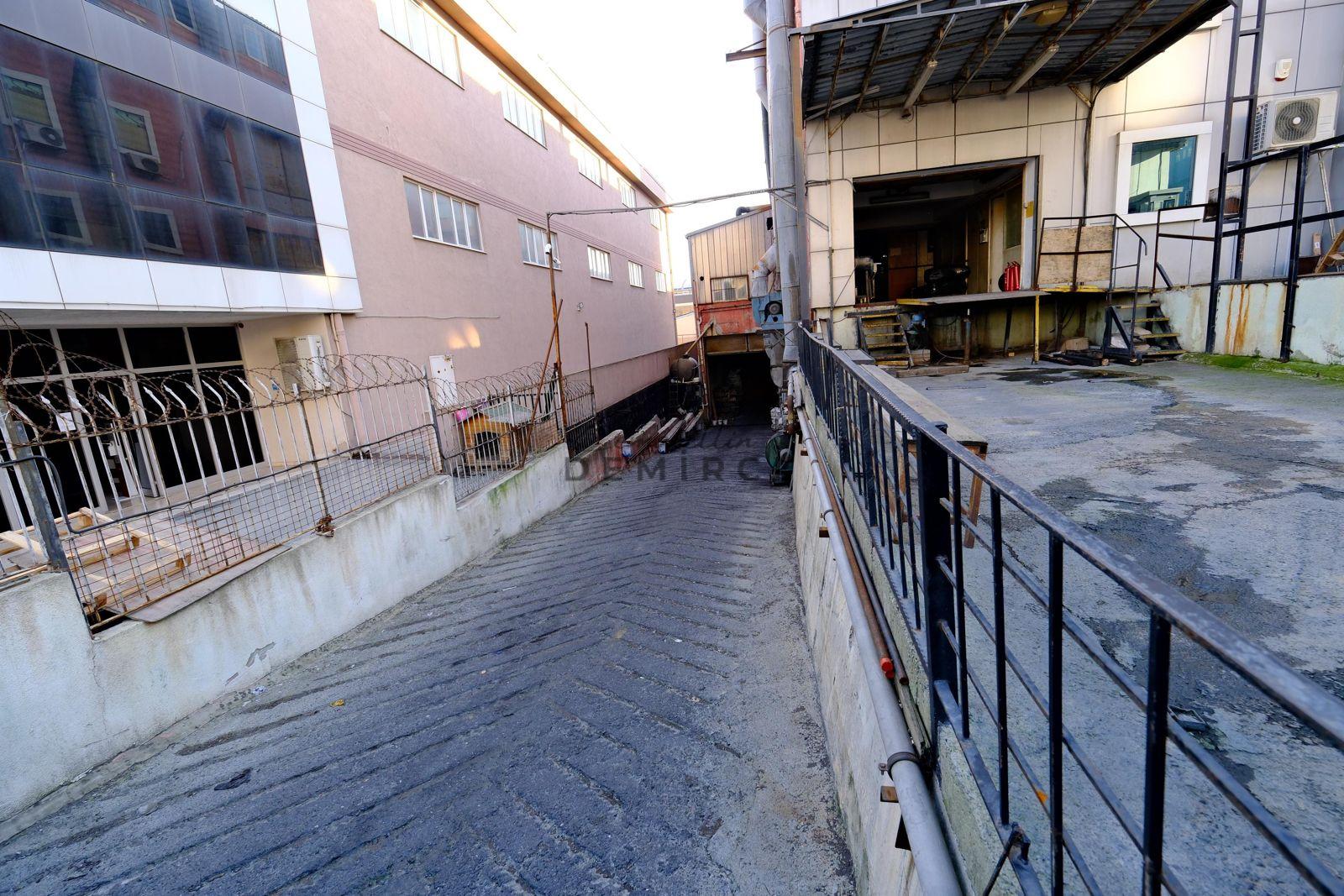 ESENYURT AKÇABURGAZ 5600M2 FIRSAT SATILIK MÜSTAKİL FABRİKA