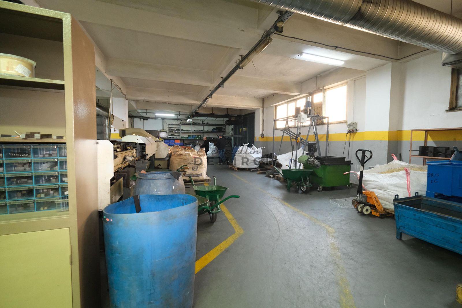 ESENYURT AKÇABURGAZ 5600M2 FIRSAT SATILIK MÜSTAKİL FABRİKA