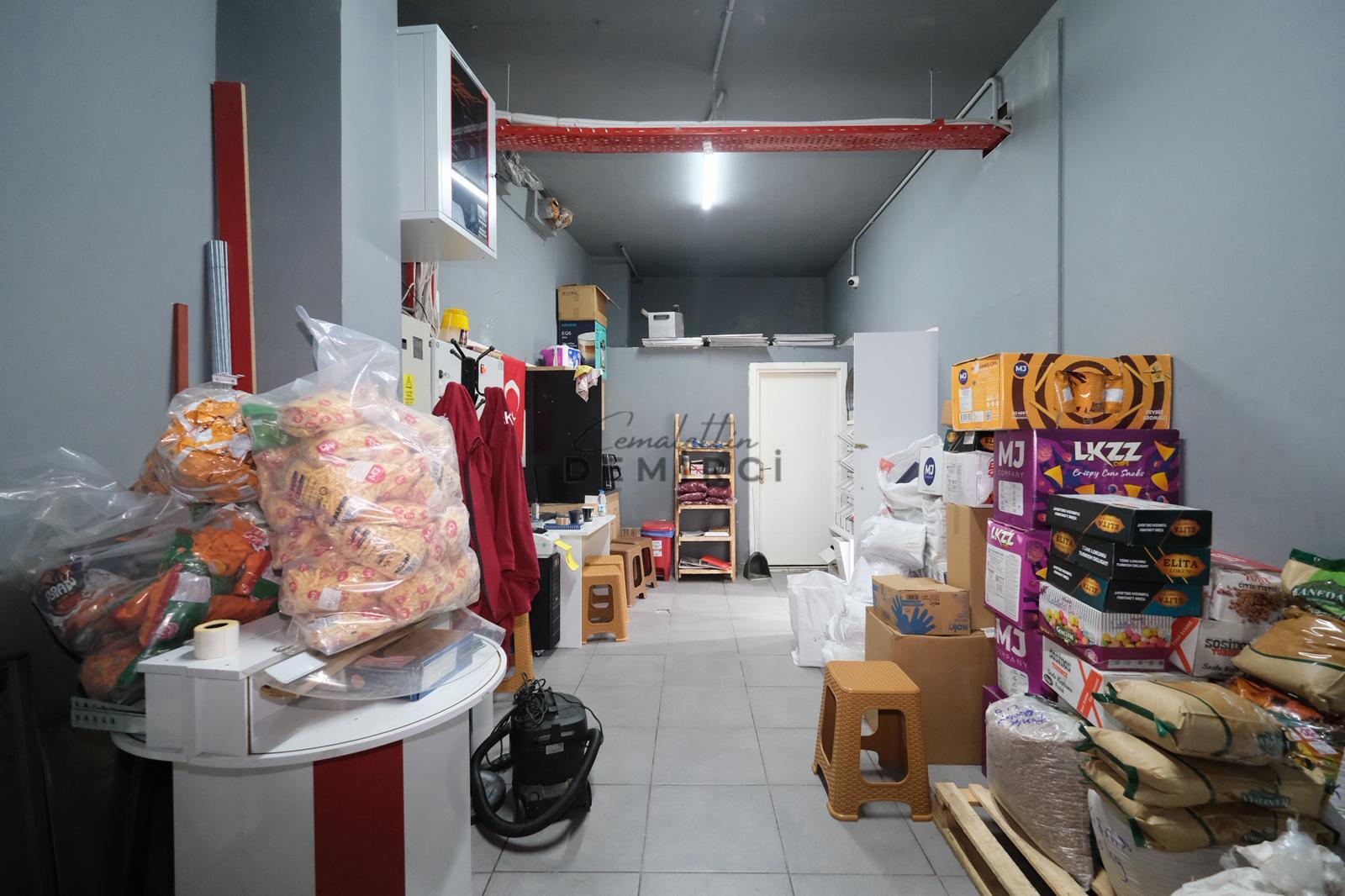 ANA CADDE ÜZERİ FIRSAT DEVREN KİRALIK HAZIR KURUYEMİŞ DÜKKANI