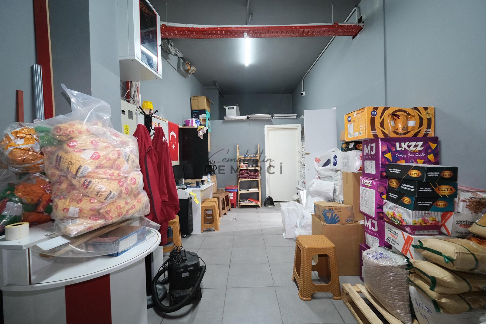 ANA CADDE ÜZERİ FIRSAT DEVREN KİRALIK HAZIR KURUYEMİŞ DÜKKANI