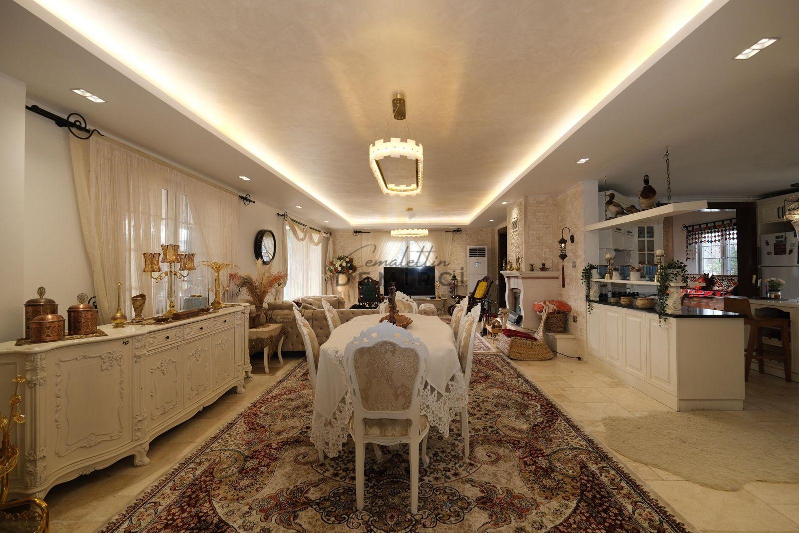 ÇATALCA OKLALI’DA DOĞA İÇERİSNDE LÜKS MÜSTAKİL VİLLA