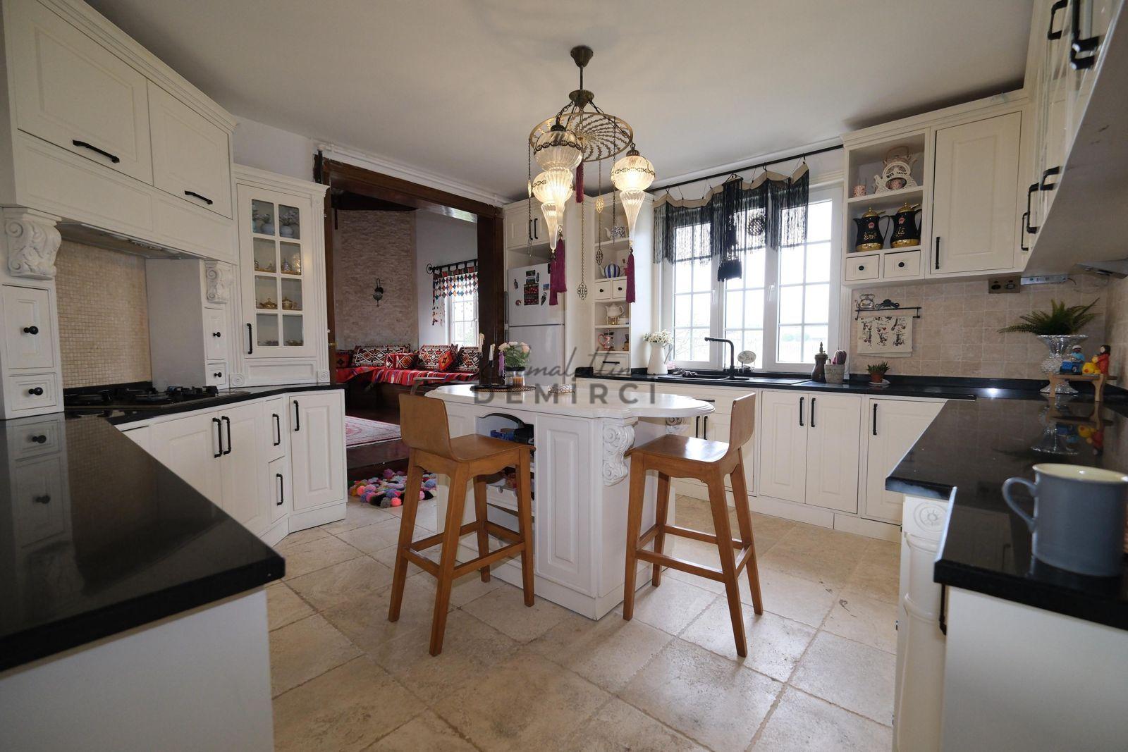 ÇATALCA OKLALI’DA DOĞA İÇERİSNDE LÜKS MÜSTAKİL VİLLA