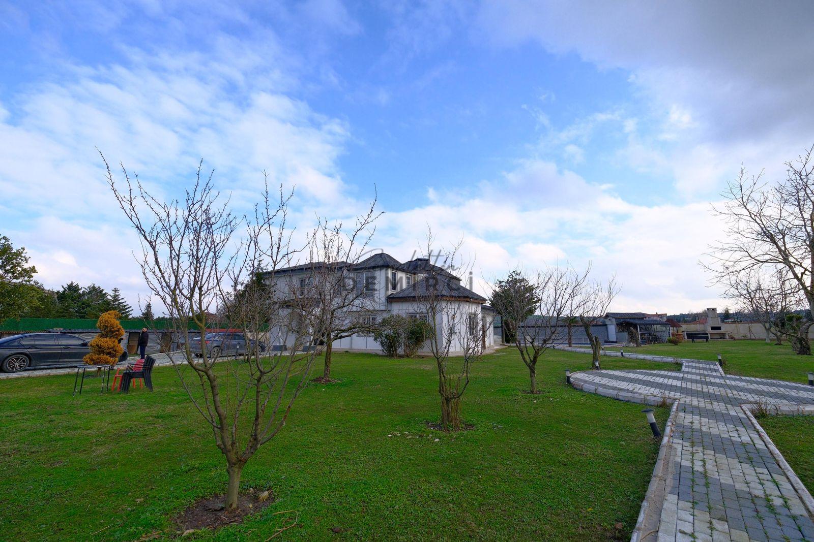 ÇATALCA OKLALI’DA DOĞA İÇERİSNDE LÜKS MÜSTAKİL VİLLA