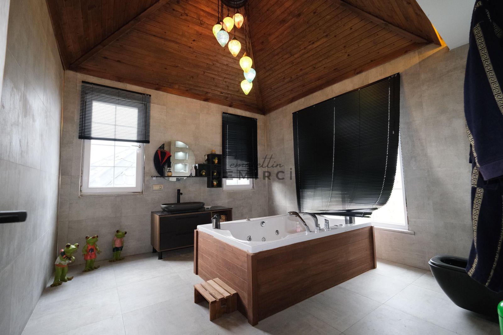 ÇATALCA OKLALI’DA DOĞA İÇERİSNDE LÜKS MÜSTAKİL VİLLA