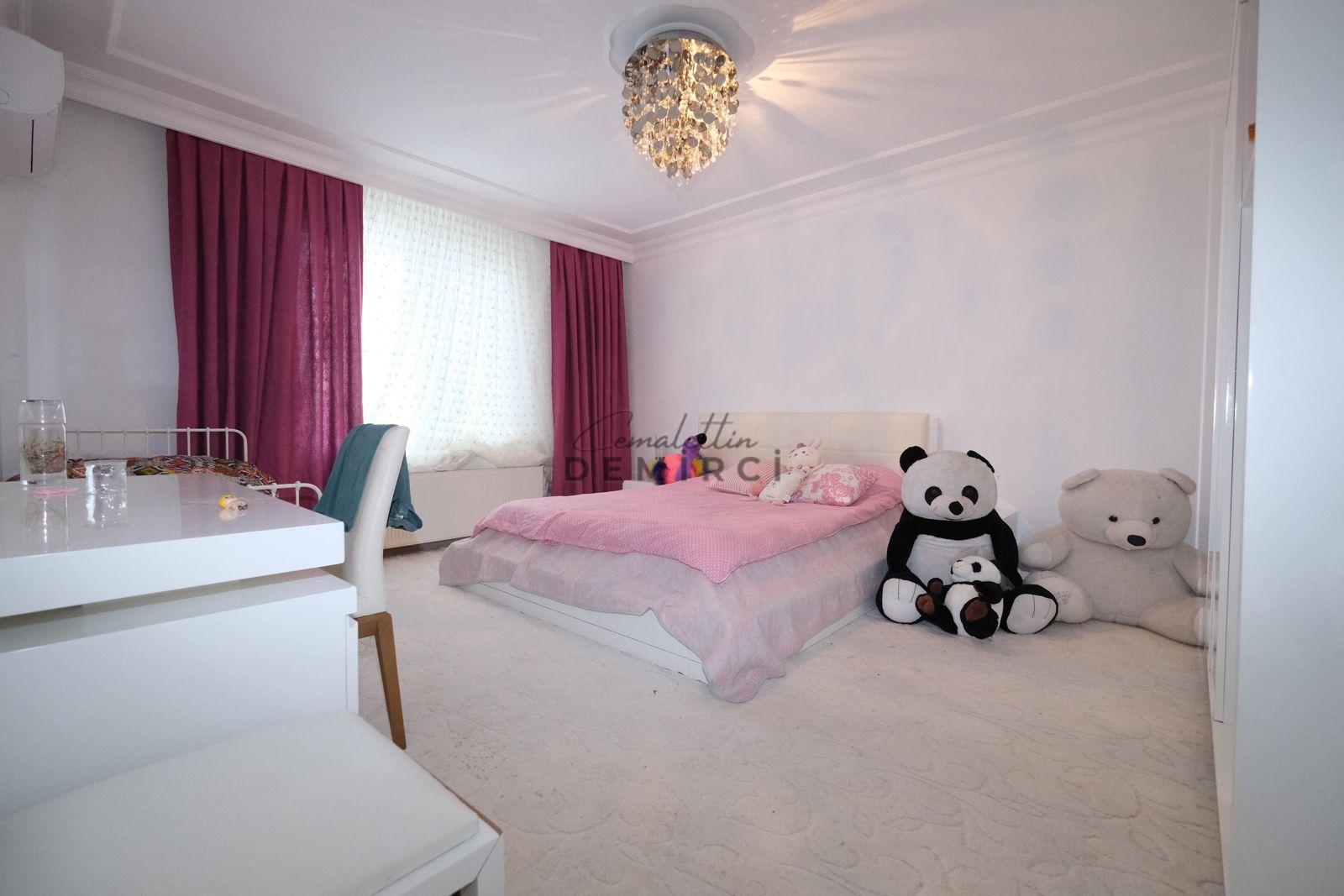 ÇATALCA OKLALI’DA DOĞA İÇERİSNDE LÜKS MÜSTAKİL VİLLA