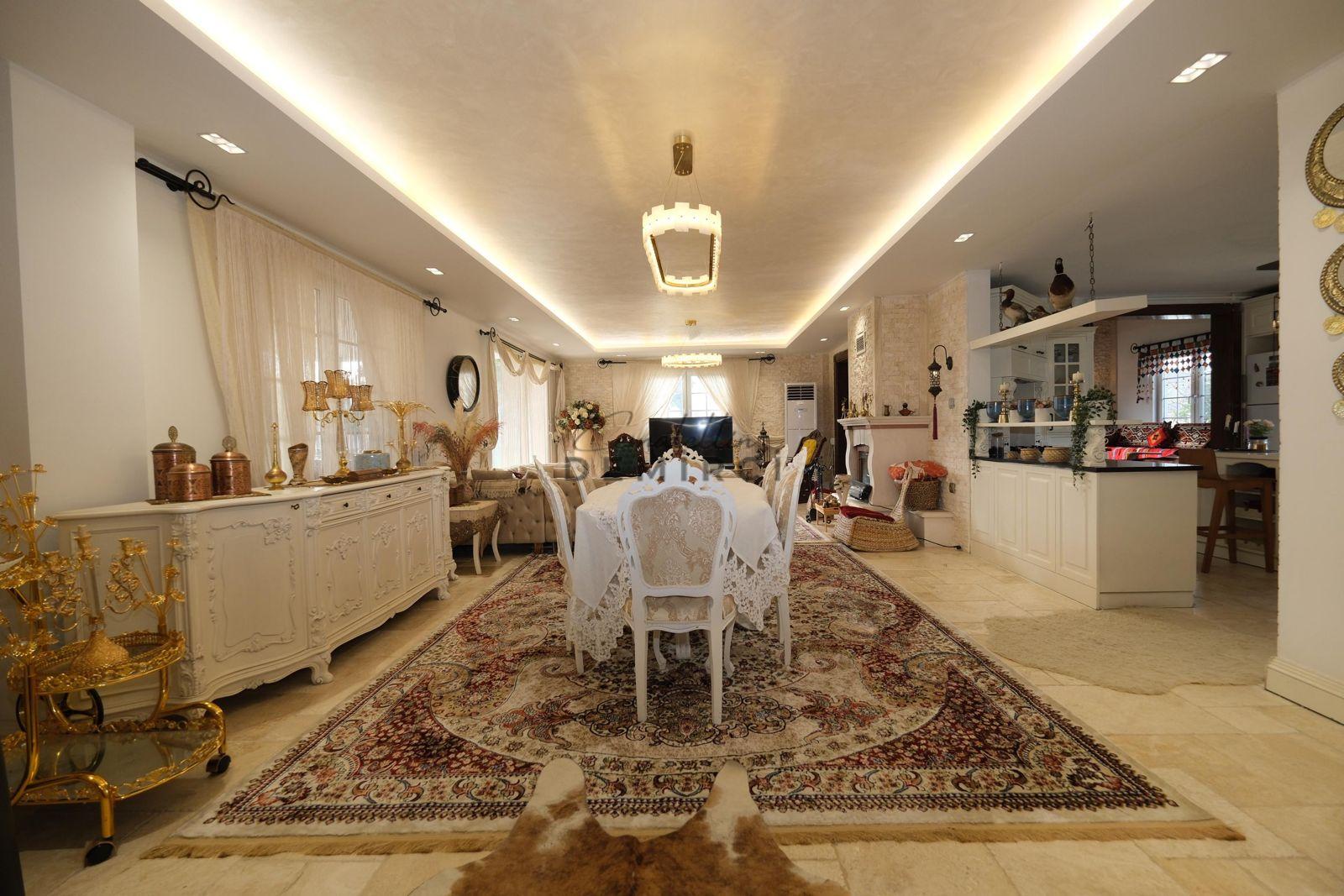 ÇATALCA OKLALI’DA DOĞA İÇERİSNDE LÜKS MÜSTAKİL VİLLA