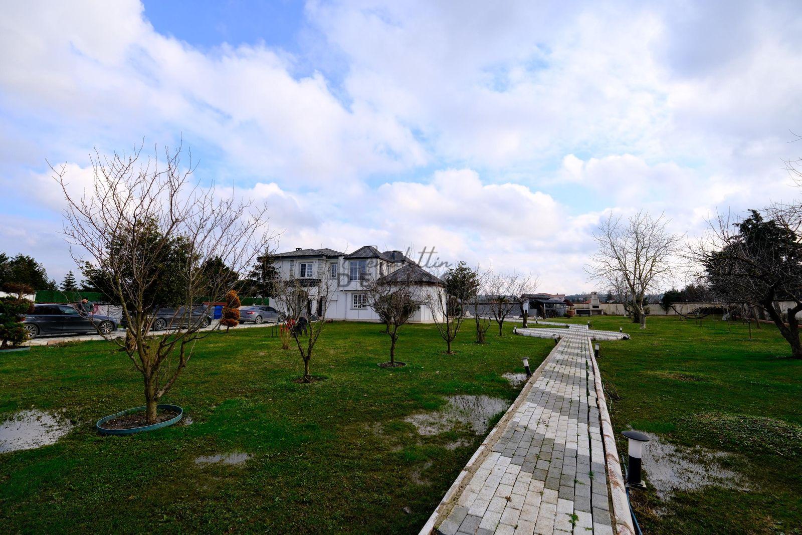 ÇATALCA OKLALI’DA DOĞA İÇERİSNDE LÜKS MÜSTAKİL VİLLA