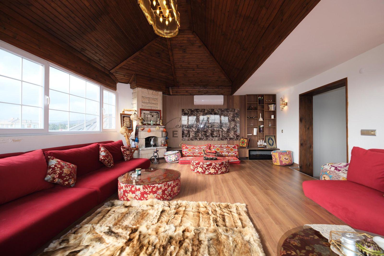 ÇATALCA OKLALI’DA DOĞA İÇERİSNDE LÜKS MÜSTAKİL VİLLA