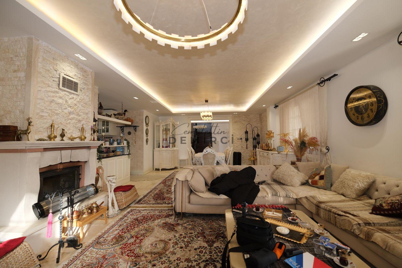 ÇATALCA OKLALI’DA DOĞA İÇERİSNDE LÜKS MÜSTAKİL VİLLA