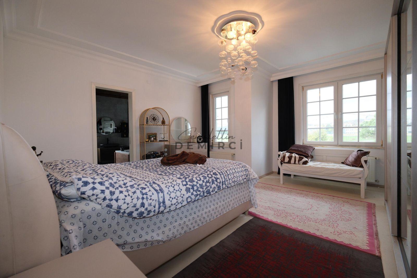 ÇATALCA OKLALI’DA DOĞA İÇERİSNDE LÜKS MÜSTAKİL VİLLA