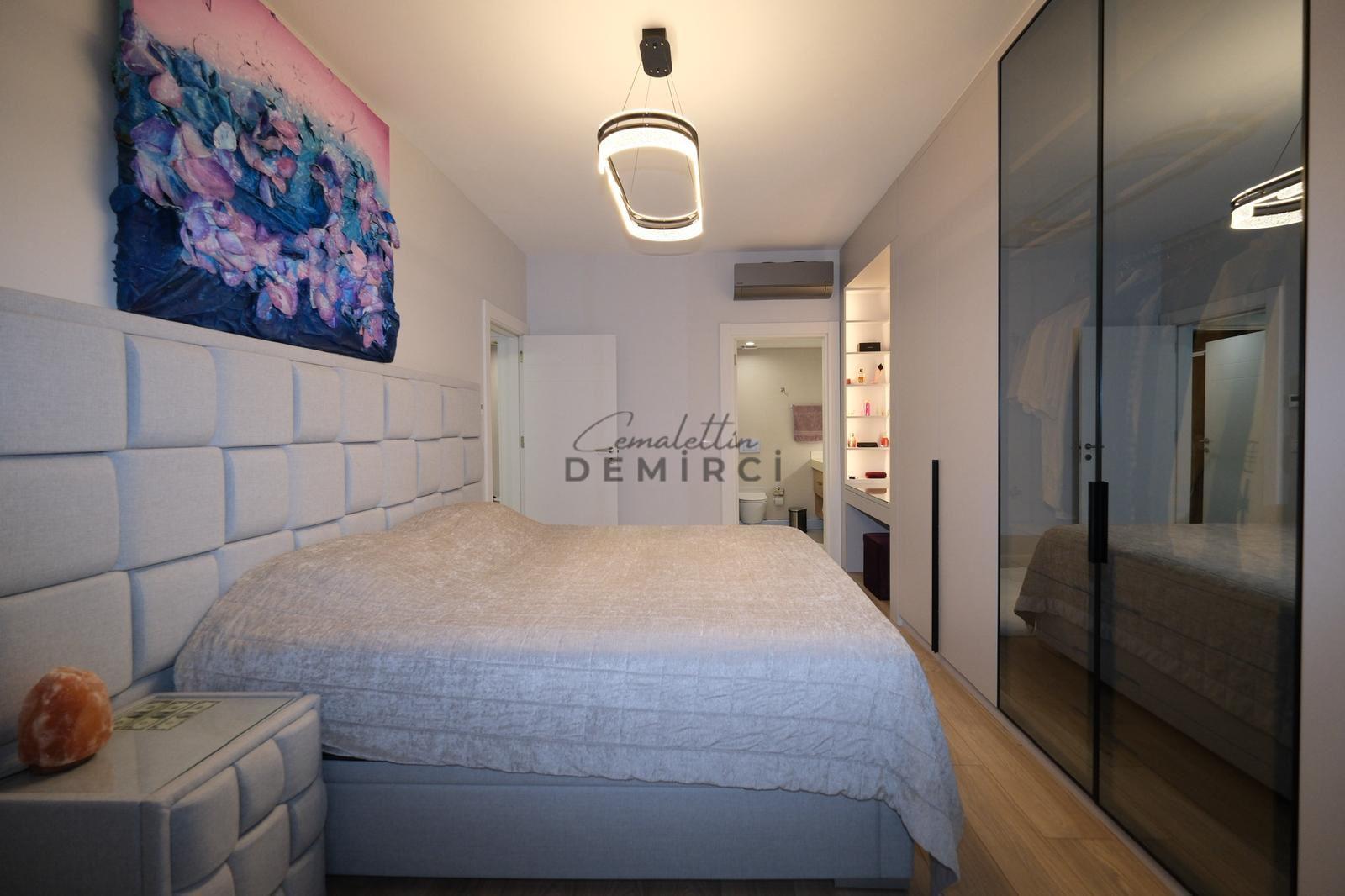 EMLAK KONUT VADİ EVLERİ 2 TADİLATLI SATILIK 4+1 120m2 TERASLI