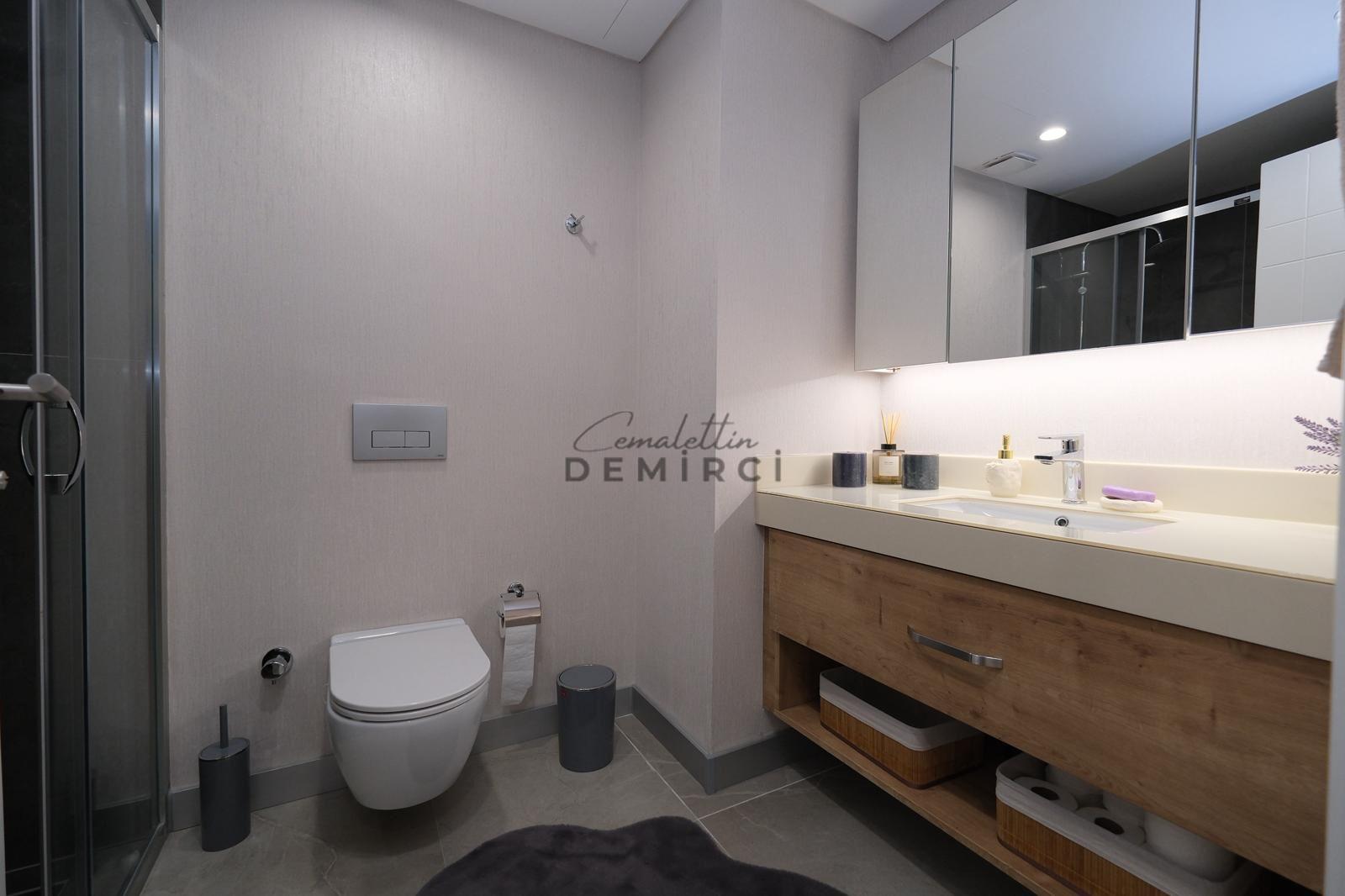 EMLAK KONUT VADİ EVLERİ 2 TADİLATLI SATILIK 4+1 120m2 TERASLI