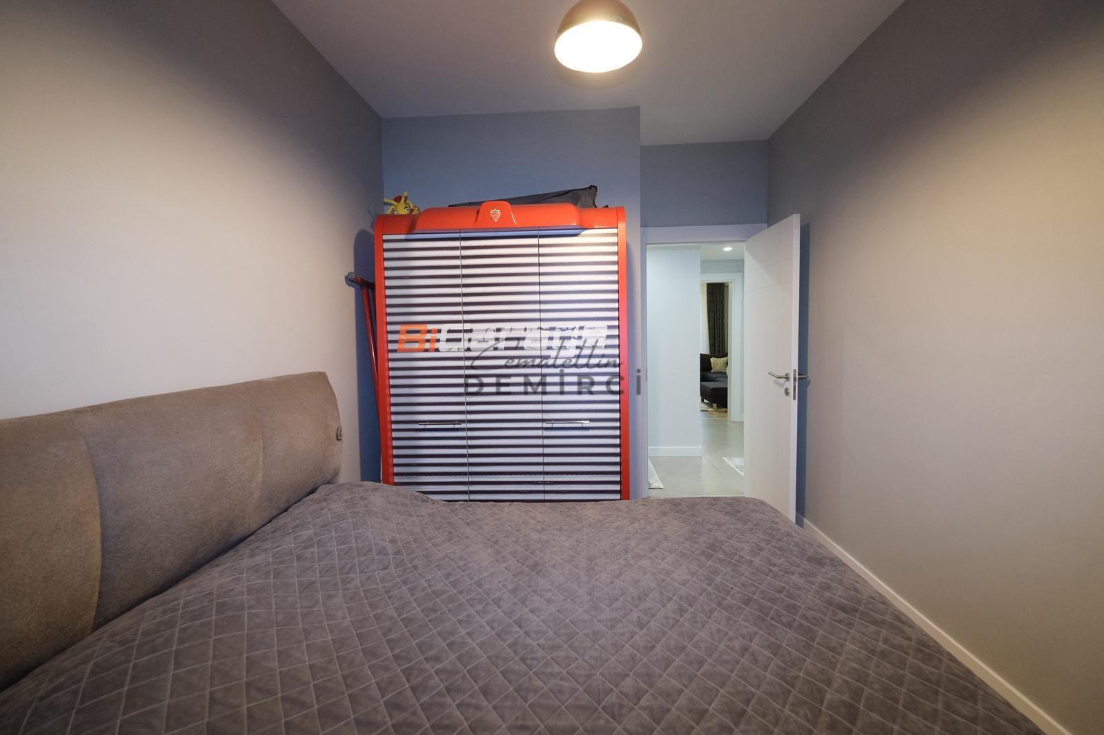 EMLAK KONUT VADİ EVLERİ 2 TADİLATLI SATILIK 4+1 120m2 TERASLI