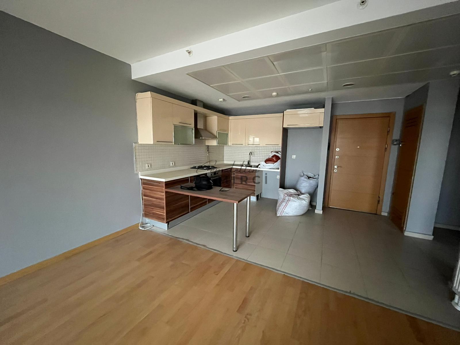 Başakşehir Metrokentte Satılık 1+1 | Boş ve Taşınmaya Uygun