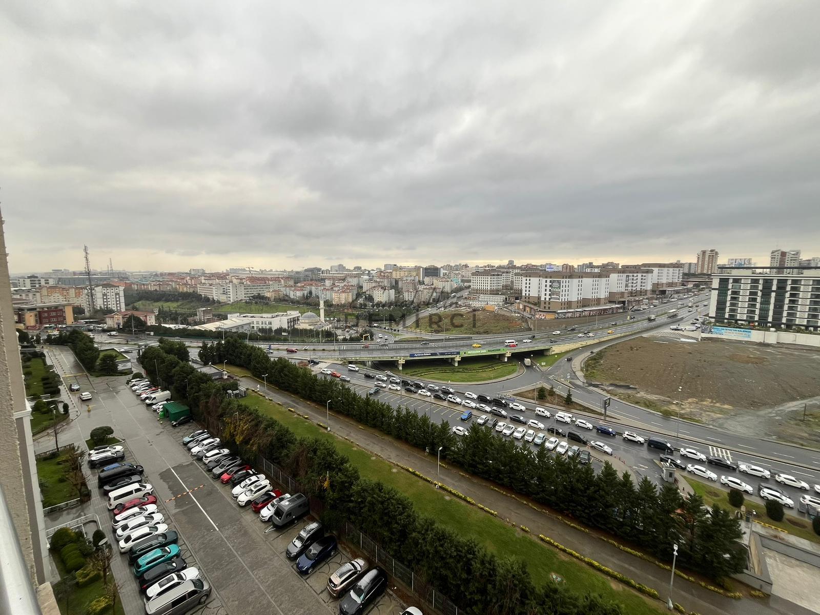 Başakşehir Metrokentte Satılık 1+1 | Boş ve Taşınmaya Uygun