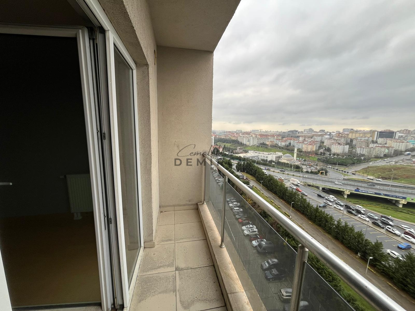 Başakşehir Metrokentte Satılık 1+1 | Boş ve Taşınmaya Uygun