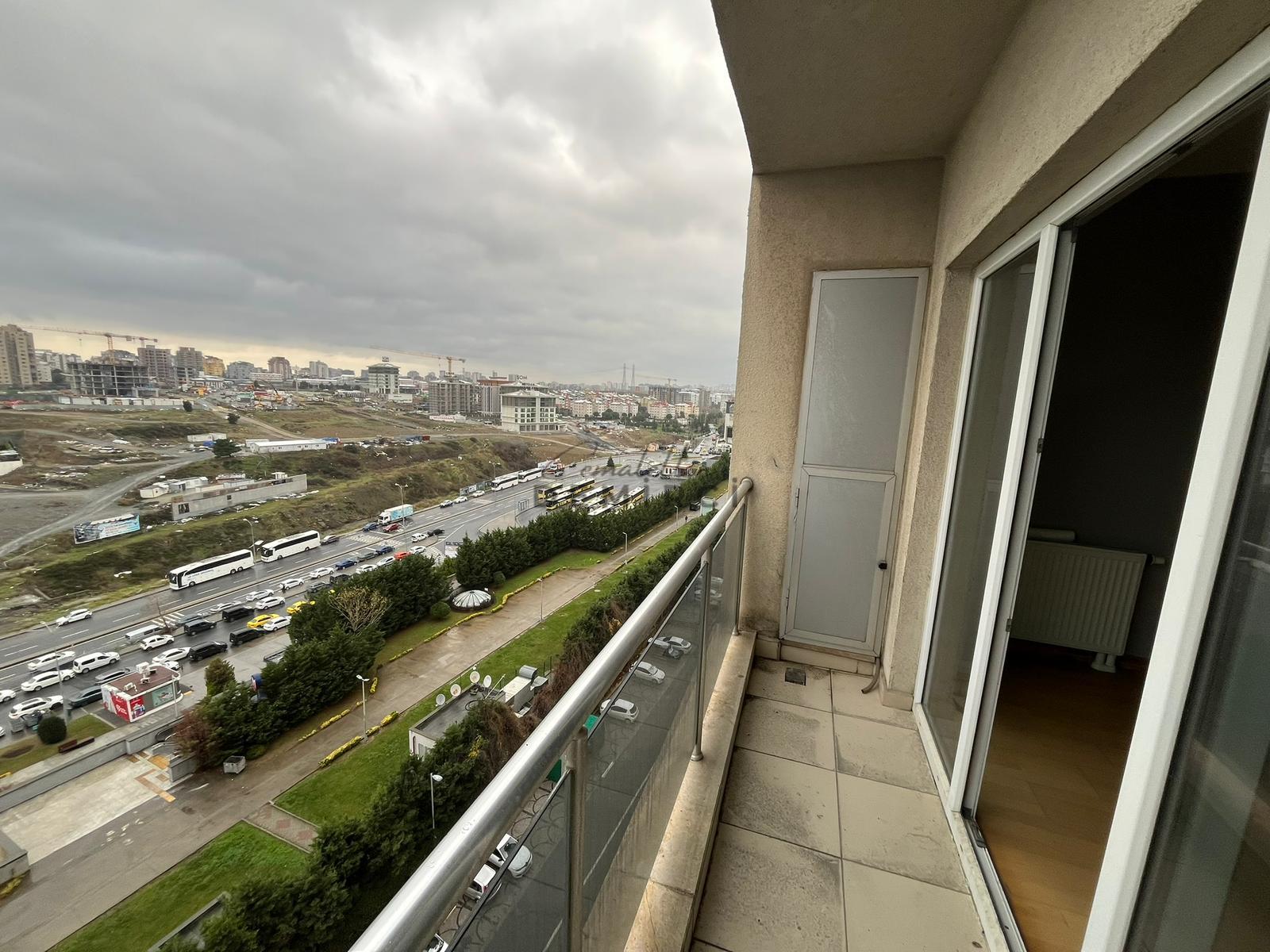 Başakşehir Metrokentte Satılık 1+1 | Boş ve Taşınmaya Uygun