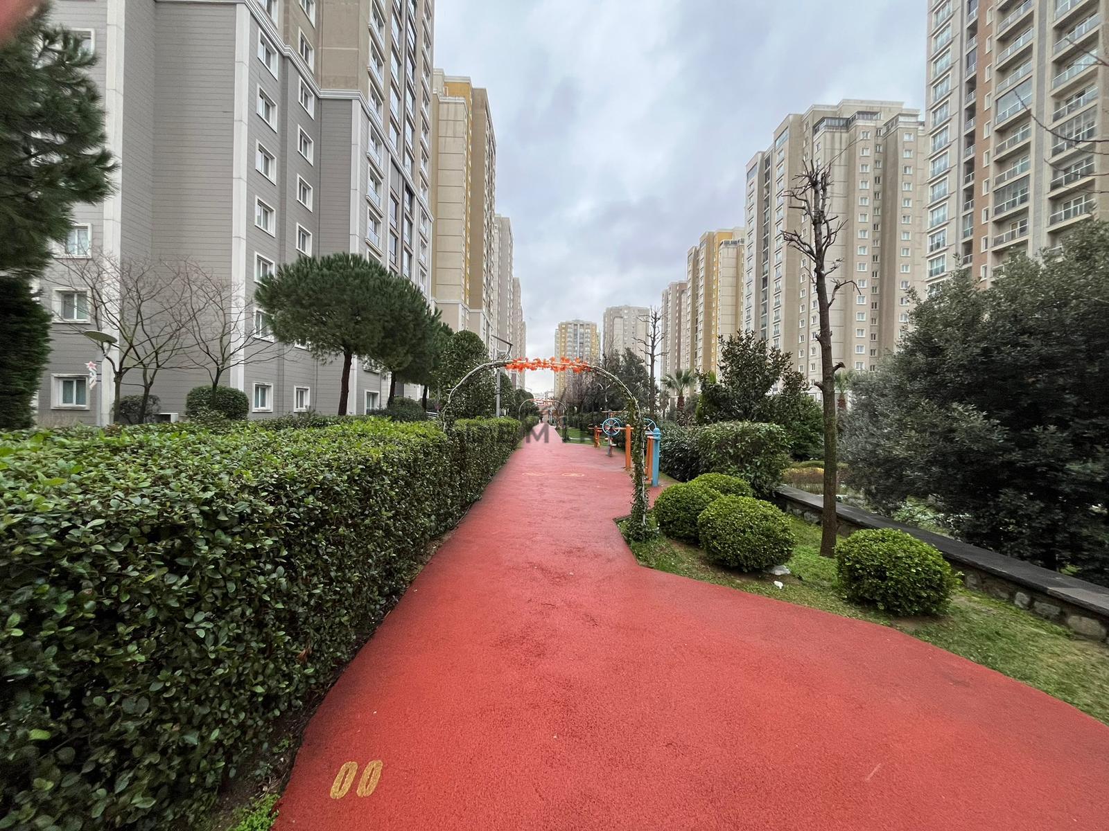 Başakşehir Metrokentte Satılık 1+1 | Boş ve Taşınmaya Uygun